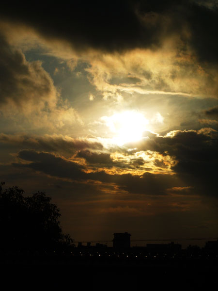 http://imagesl.fotop.net/albums2/swh0626/2007080607/S8000383a.jpg